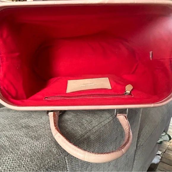 Dooney and bourke pink croc embossed doctor satchel - Picture 4 of 5